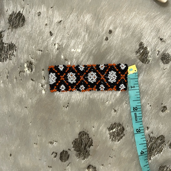 Black and orange beaded bracelet - Picture 5 of 5